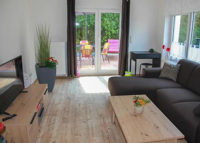 Am Alten Gutshaus * Nossentiner Hütte